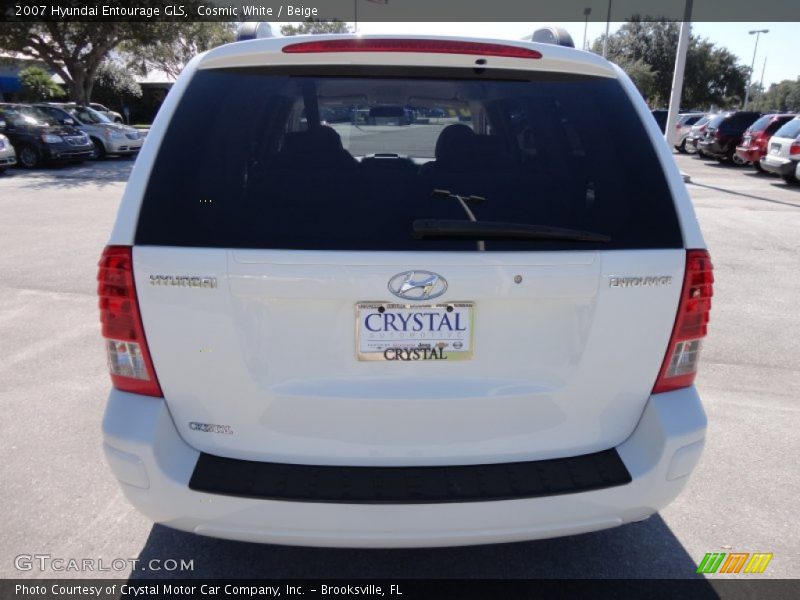 Cosmic White / Beige 2007 Hyundai Entourage GLS