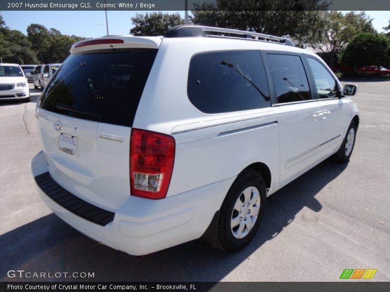 Cosmic White / Beige 2007 Hyundai Entourage GLS