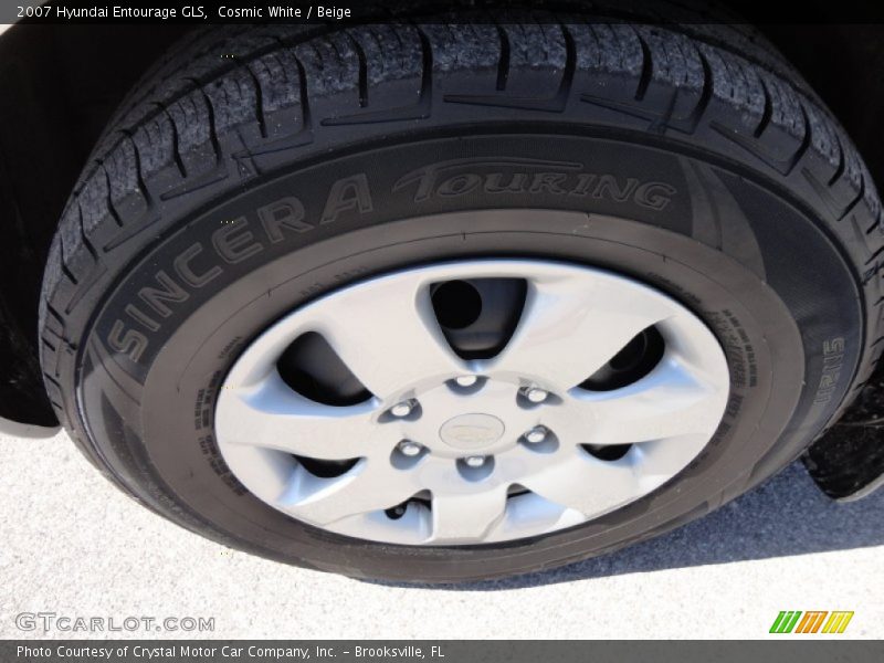 Cosmic White / Beige 2007 Hyundai Entourage GLS