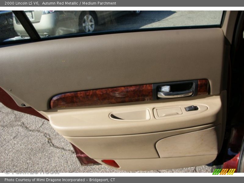 Autumn Red Metallic / Medium Parchment 2000 Lincoln LS V6