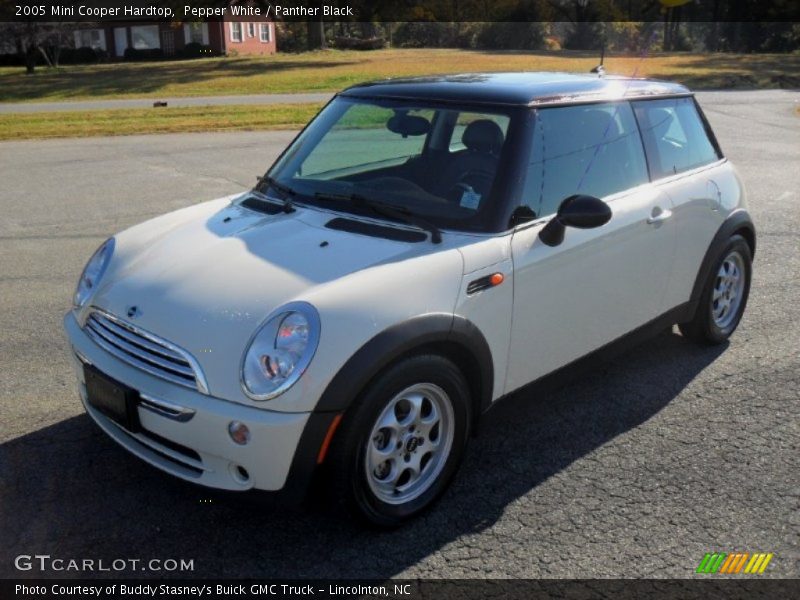 Pepper White / Panther Black 2005 Mini Cooper Hardtop