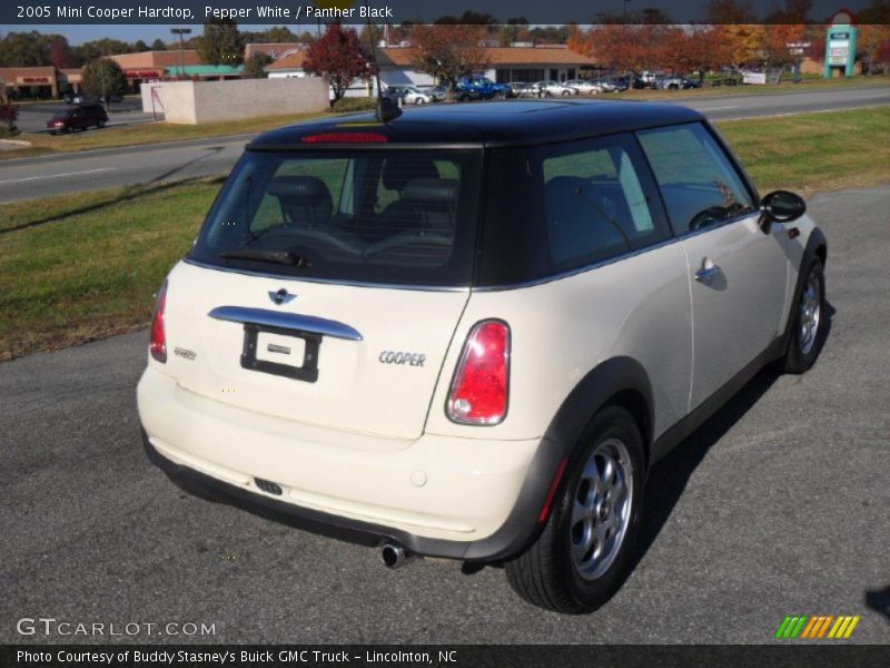 Pepper White / Panther Black 2005 Mini Cooper Hardtop