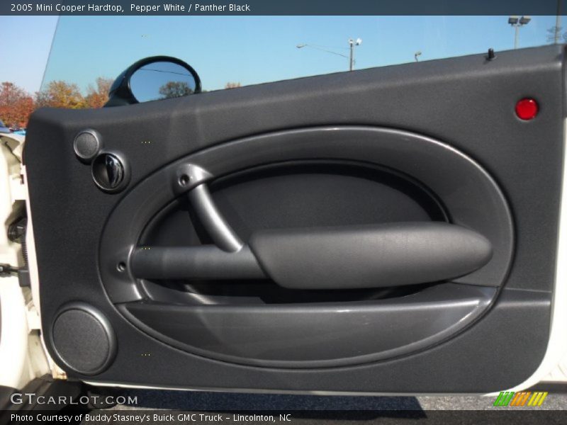 Pepper White / Panther Black 2005 Mini Cooper Hardtop