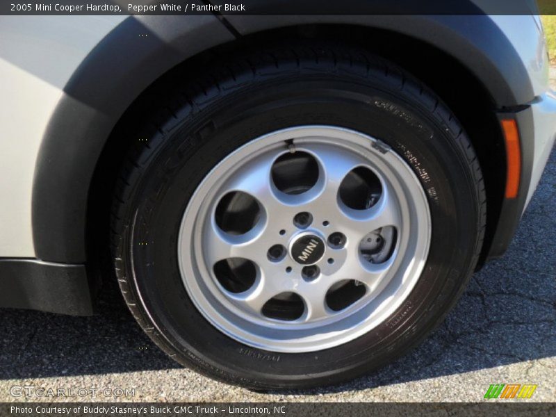 Pepper White / Panther Black 2005 Mini Cooper Hardtop
