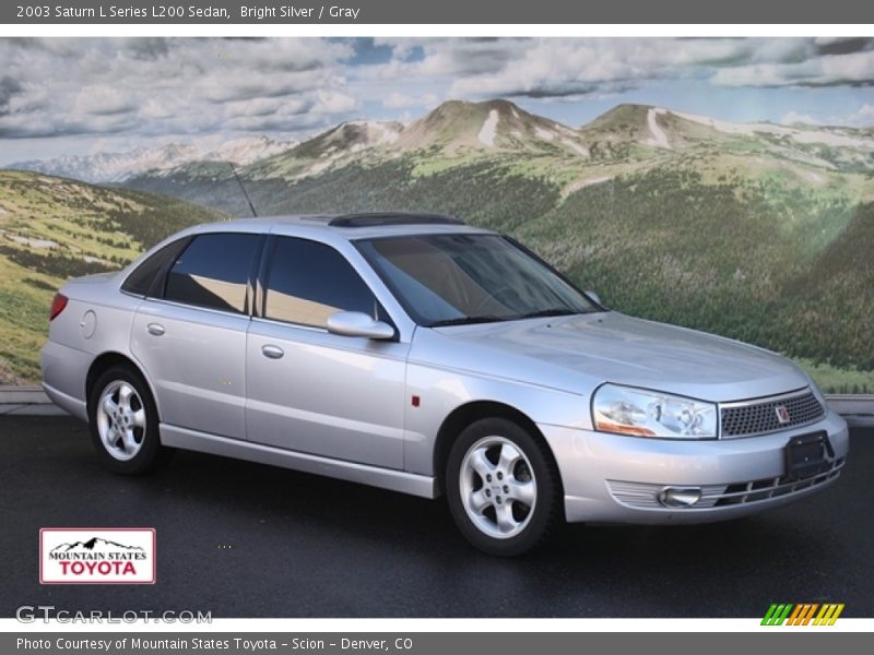 Bright Silver / Gray 2003 Saturn L Series L200 Sedan
