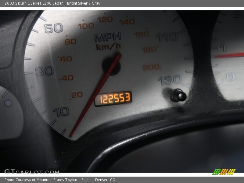 Bright Silver / Gray 2003 Saturn L Series L200 Sedan