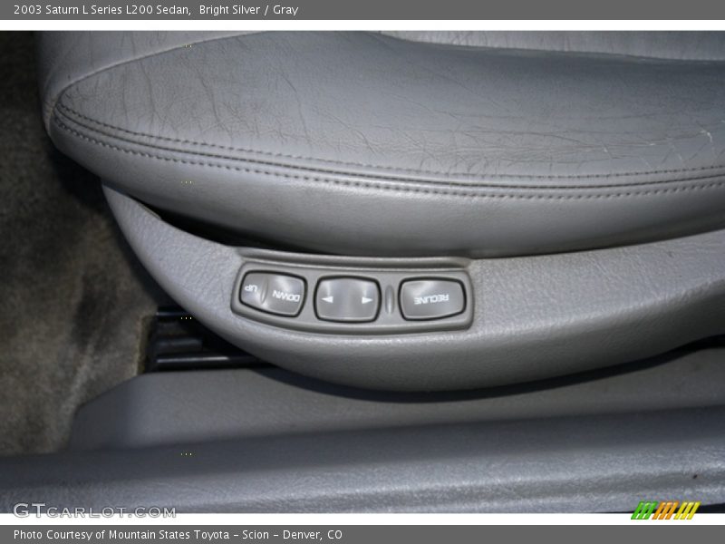 Bright Silver / Gray 2003 Saturn L Series L200 Sedan