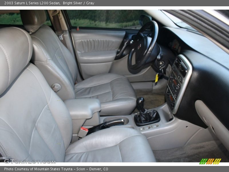 Bright Silver / Gray 2003 Saturn L Series L200 Sedan