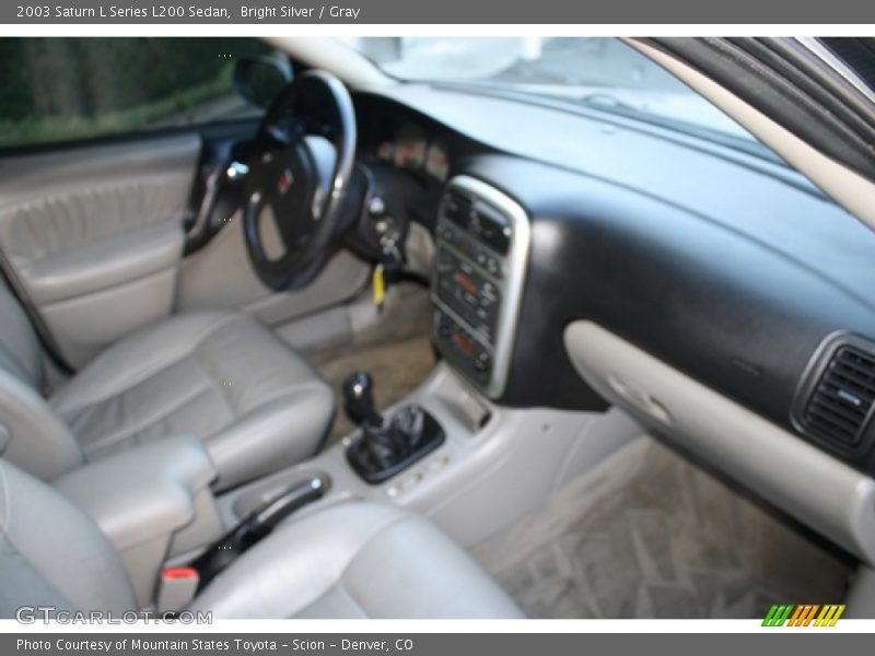 Bright Silver / Gray 2003 Saturn L Series L200 Sedan