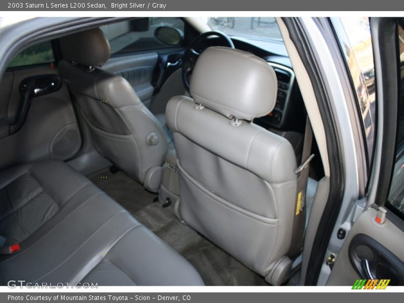 Bright Silver / Gray 2003 Saturn L Series L200 Sedan