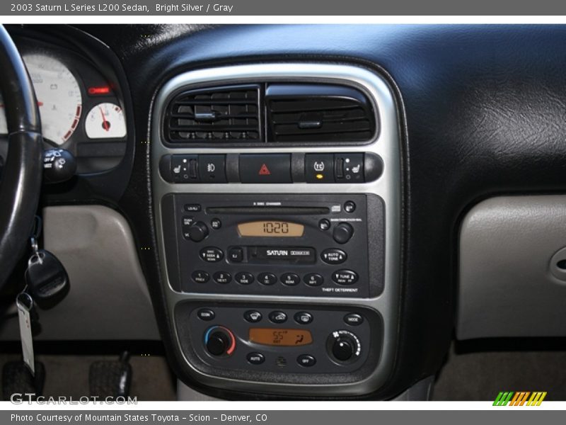 Bright Silver / Gray 2003 Saturn L Series L200 Sedan