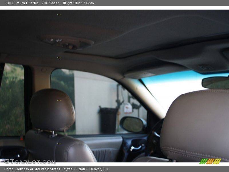 Bright Silver / Gray 2003 Saturn L Series L200 Sedan