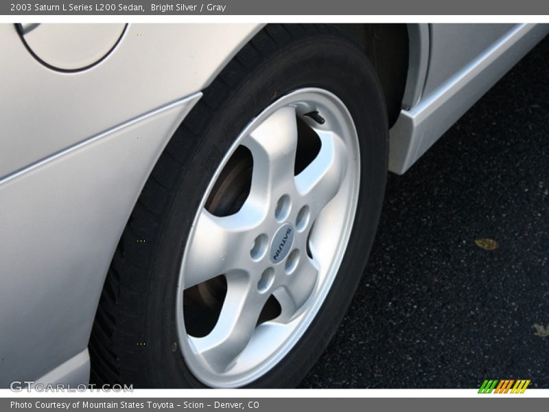 Bright Silver / Gray 2003 Saturn L Series L200 Sedan