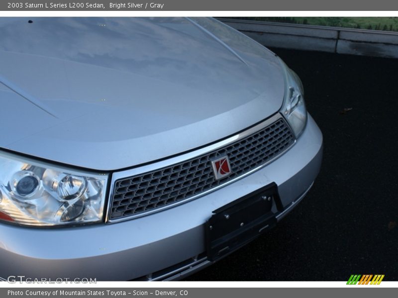 Bright Silver / Gray 2003 Saturn L Series L200 Sedan