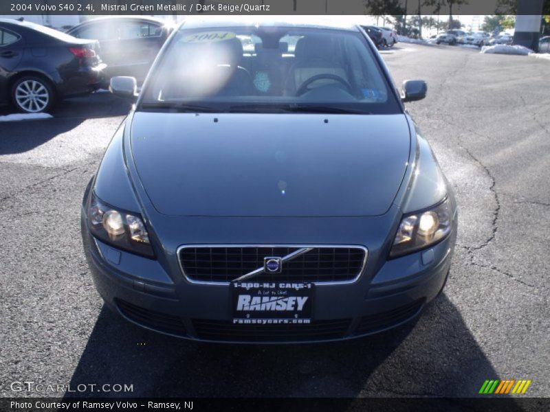 Mistral Green Metallic / Dark Beige/Quartz 2004 Volvo S40 2.4i