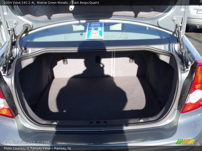 Mistral Green Metallic / Dark Beige/Quartz 2004 Volvo S40 2.4i