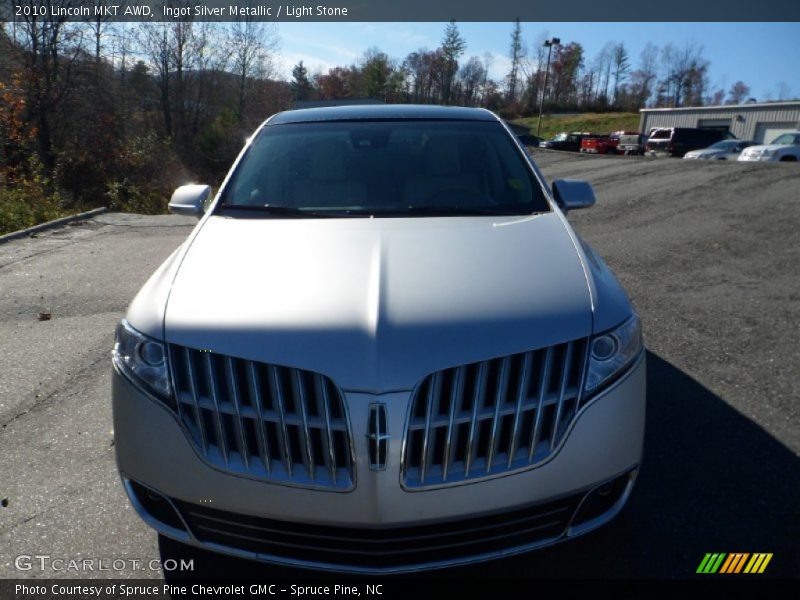 Ingot Silver Metallic / Light Stone 2010 Lincoln MKT AWD