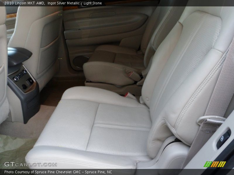 Ingot Silver Metallic / Light Stone 2010 Lincoln MKT AWD