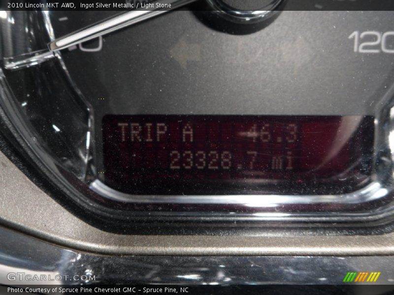 Ingot Silver Metallic / Light Stone 2010 Lincoln MKT AWD