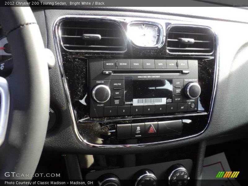 Bright White / Black 2012 Chrysler 200 Touring Sedan