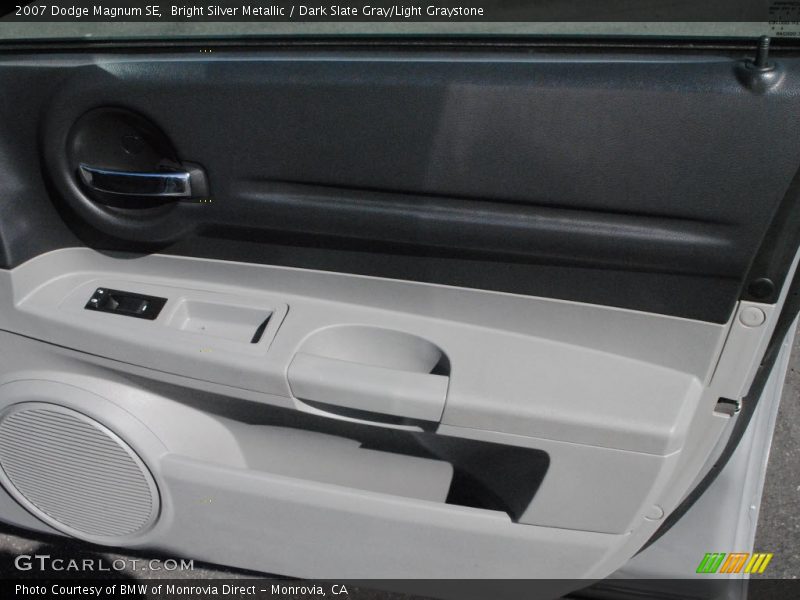 Bright Silver Metallic / Dark Slate Gray/Light Graystone 2007 Dodge Magnum SE