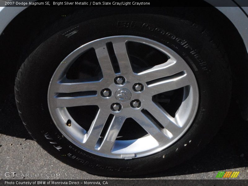 Bright Silver Metallic / Dark Slate Gray/Light Graystone 2007 Dodge Magnum SE