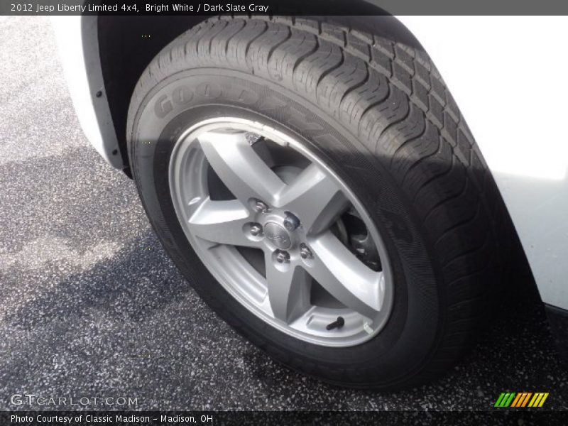 Bright White / Dark Slate Gray 2012 Jeep Liberty Limited 4x4