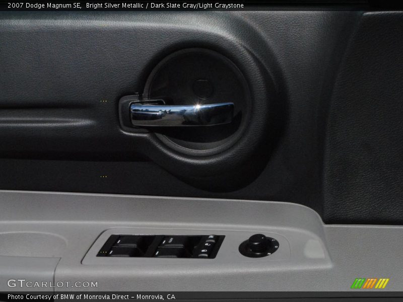 Bright Silver Metallic / Dark Slate Gray/Light Graystone 2007 Dodge Magnum SE