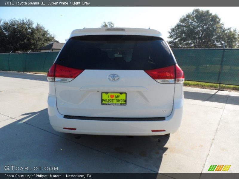 Super White / Light Gray 2011 Toyota Sienna LE