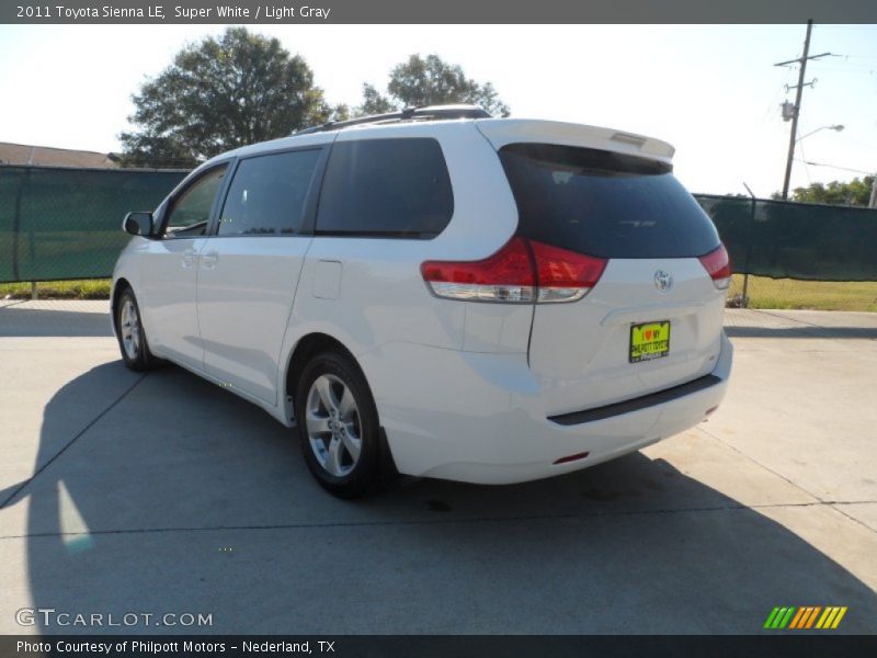 Super White / Light Gray 2011 Toyota Sienna LE