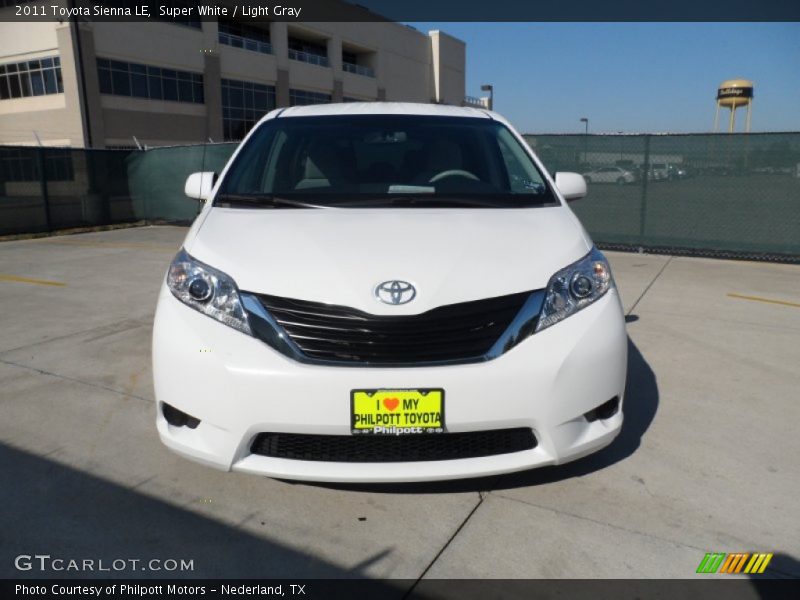 Super White / Light Gray 2011 Toyota Sienna LE