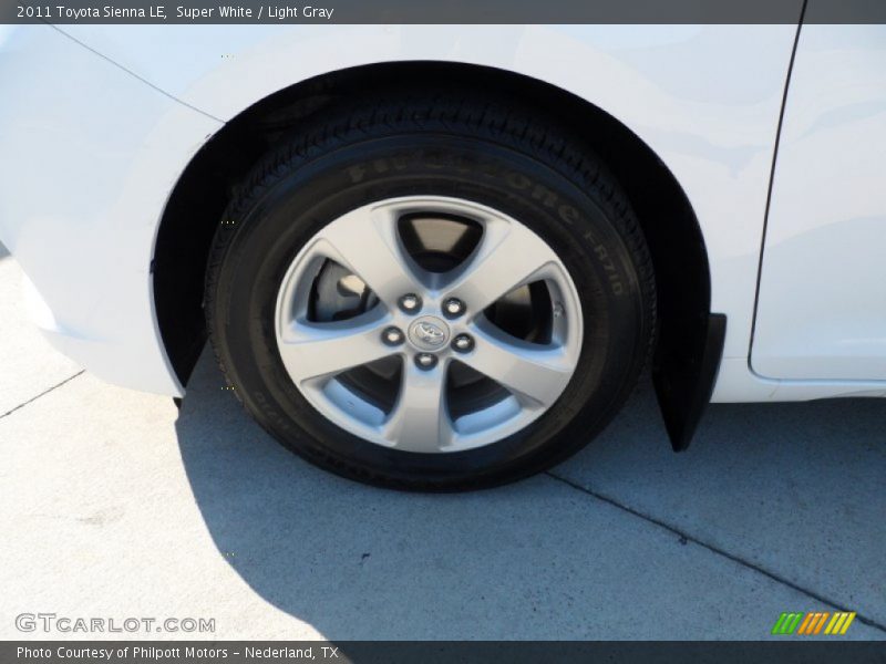 Super White / Light Gray 2011 Toyota Sienna LE