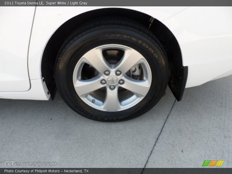 Super White / Light Gray 2011 Toyota Sienna LE