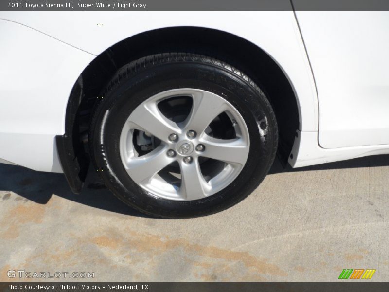 Super White / Light Gray 2011 Toyota Sienna LE