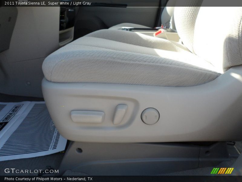 Super White / Light Gray 2011 Toyota Sienna LE