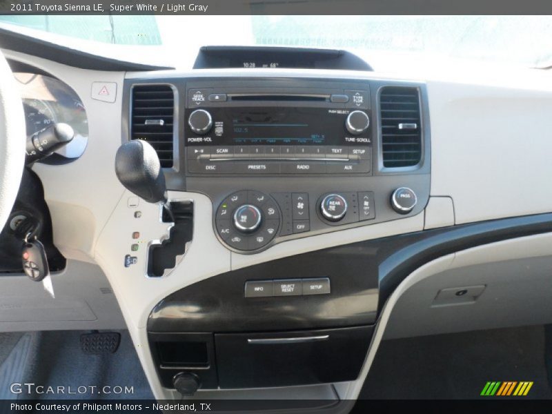 Super White / Light Gray 2011 Toyota Sienna LE