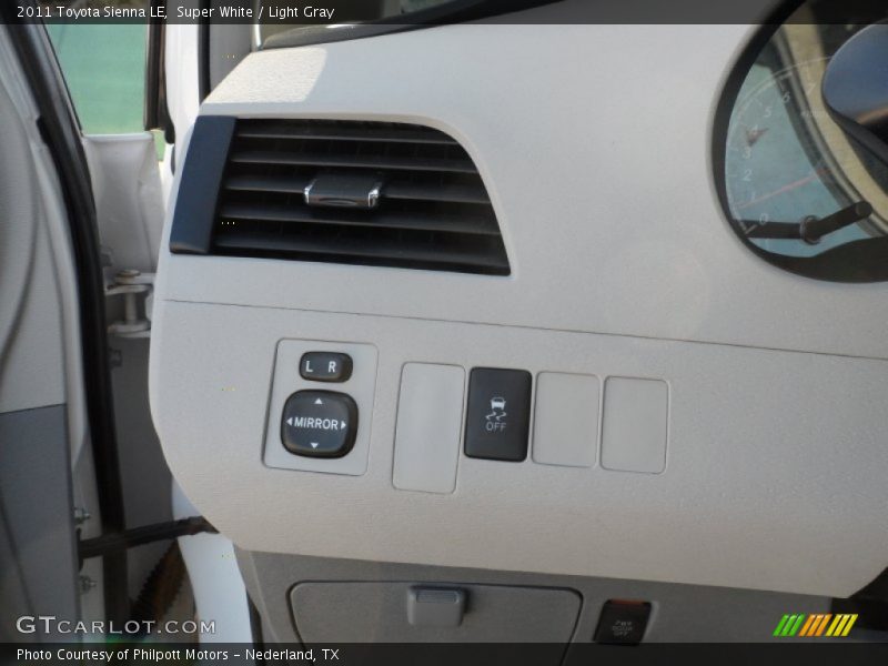 Super White / Light Gray 2011 Toyota Sienna LE