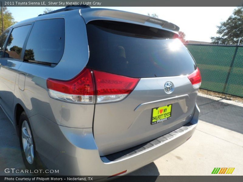 Silver Sky Metallic / Light Gray 2011 Toyota Sienna LE