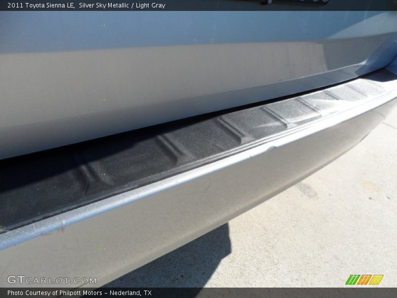 Silver Sky Metallic / Light Gray 2011 Toyota Sienna LE