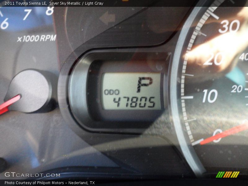 Silver Sky Metallic / Light Gray 2011 Toyota Sienna LE