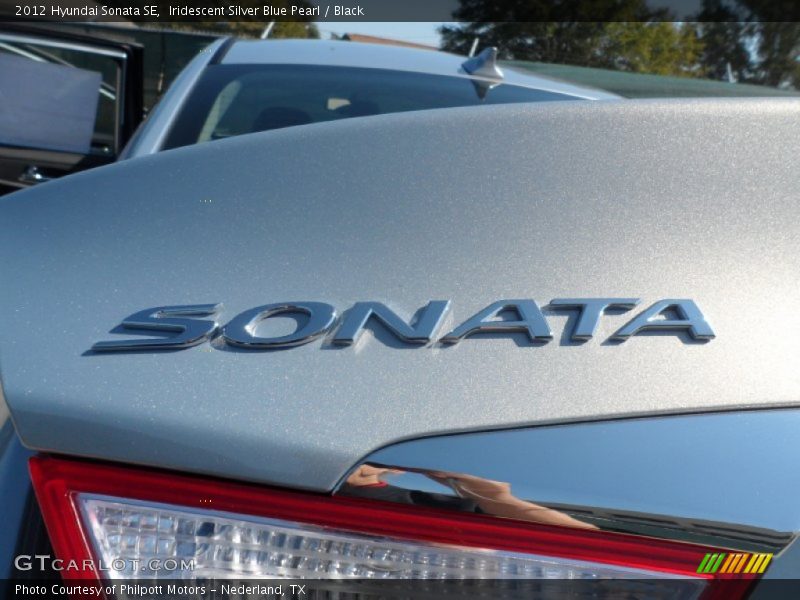 Iridescent Silver Blue Pearl / Black 2012 Hyundai Sonata SE