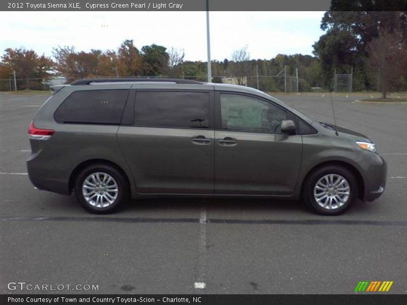 Cypress Green Pearl / Light Gray 2012 Toyota Sienna XLE