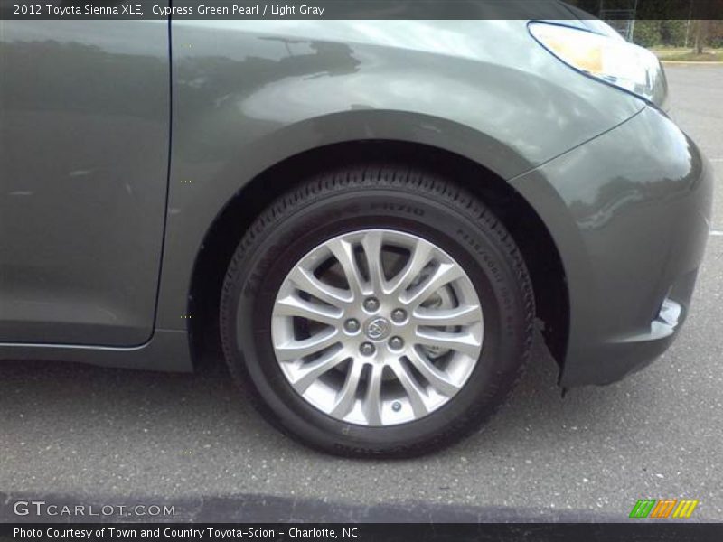 Cypress Green Pearl / Light Gray 2012 Toyota Sienna XLE