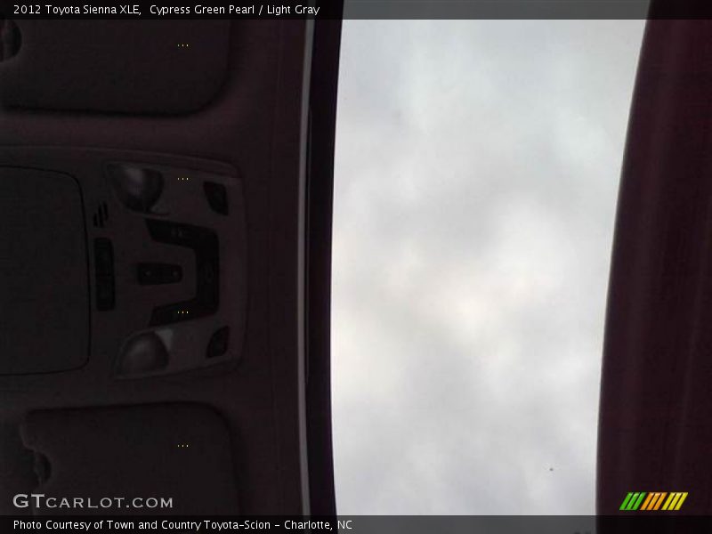 Cypress Green Pearl / Light Gray 2012 Toyota Sienna XLE