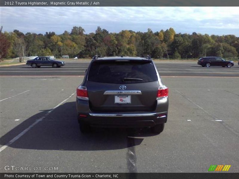 Magnetic Gray Metallic / Ash 2012 Toyota Highlander