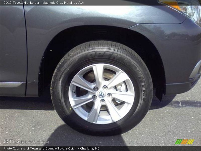 Magnetic Gray Metallic / Ash 2012 Toyota Highlander