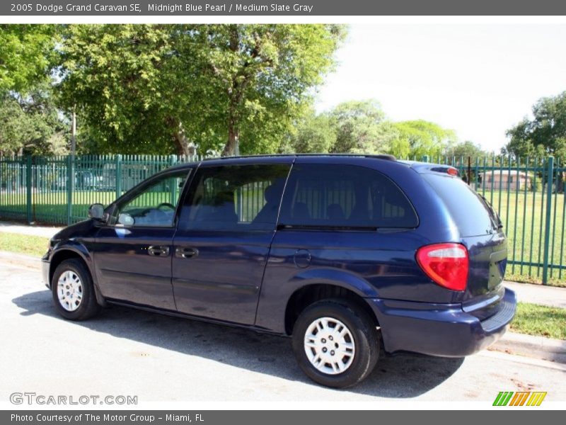 Midnight Blue Pearl / Medium Slate Gray 2005 Dodge Grand Caravan SE