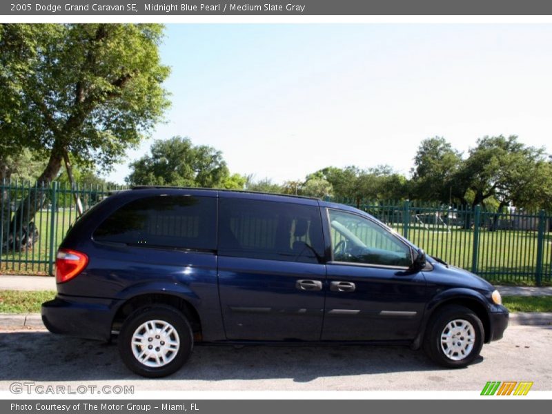 Midnight Blue Pearl / Medium Slate Gray 2005 Dodge Grand Caravan SE