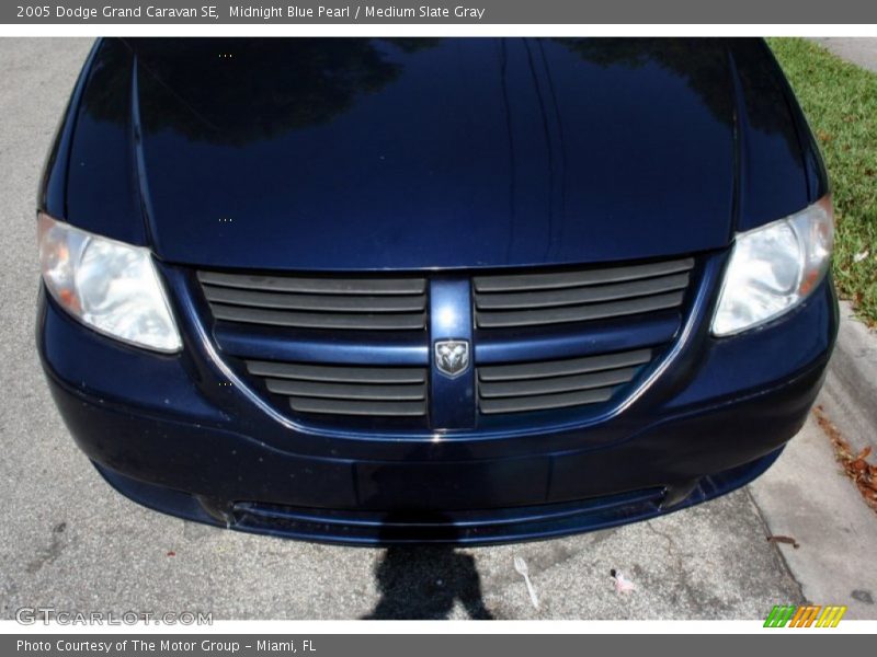 Midnight Blue Pearl / Medium Slate Gray 2005 Dodge Grand Caravan SE