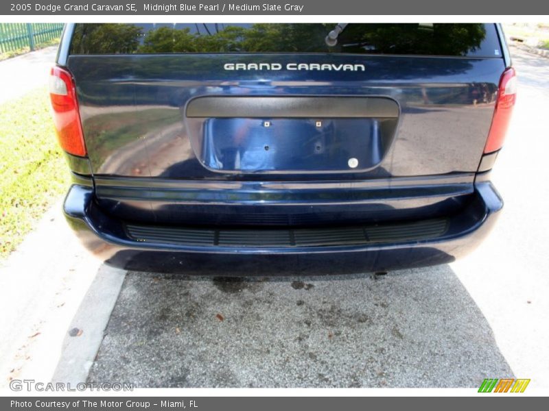 Midnight Blue Pearl / Medium Slate Gray 2005 Dodge Grand Caravan SE